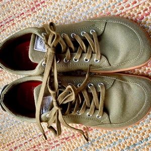 Splay Freestyle Barefoot-style shoes, W9/M7, Pine color